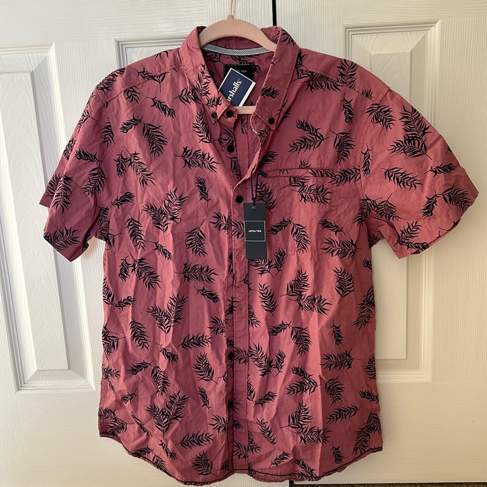 Level Ten Large pink leafy Tshirt